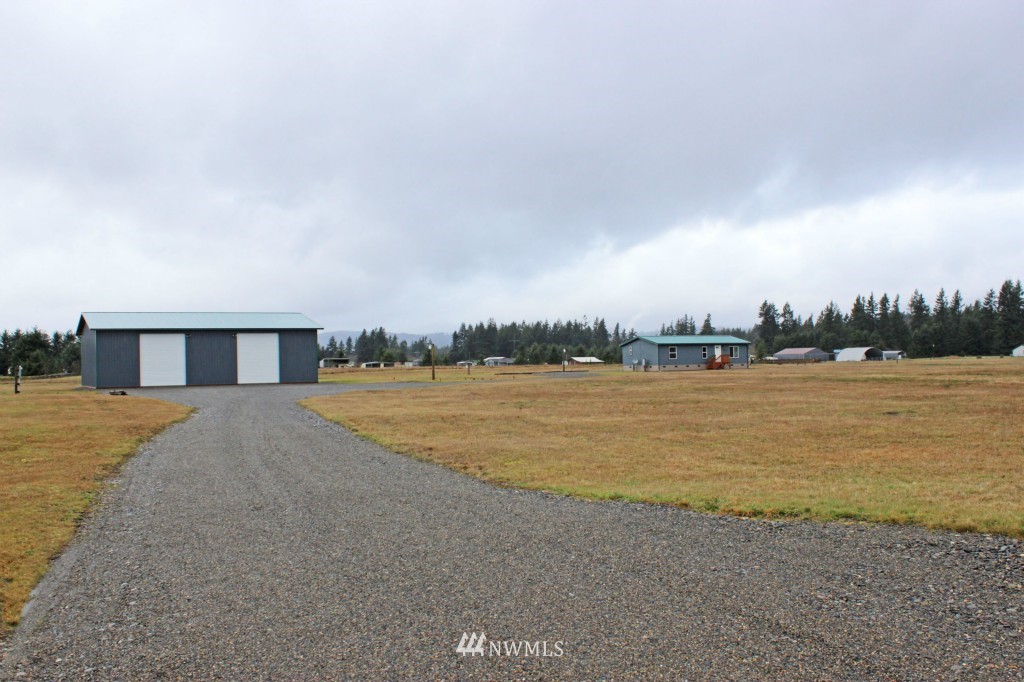 18005 Seco Lane Rochester, WA 98579 - Photo 2 of 21