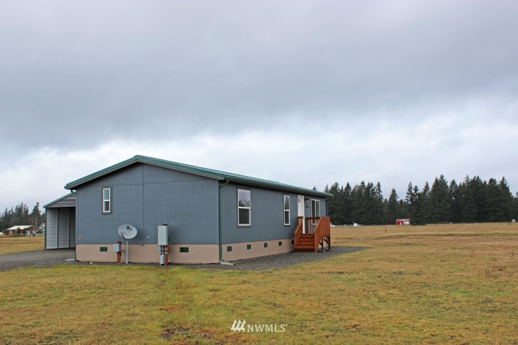 18005 Seco Lane Rochester, WA 98579 - Photo 3 of 21