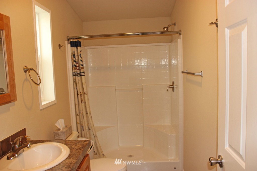 18005 Seco Lane Rochester, WA 98579 - Photo 8 of 21