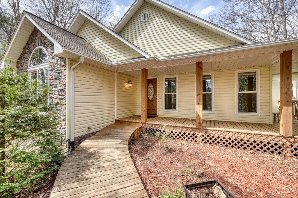 339 Henderson Road Young Harris, GA 30582 - Photo 2 of 51