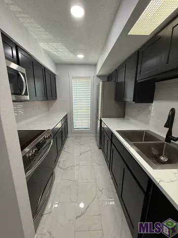 $2,200 | 3320 North Arnoult Road, Unit 232, Metairie, LA 70002