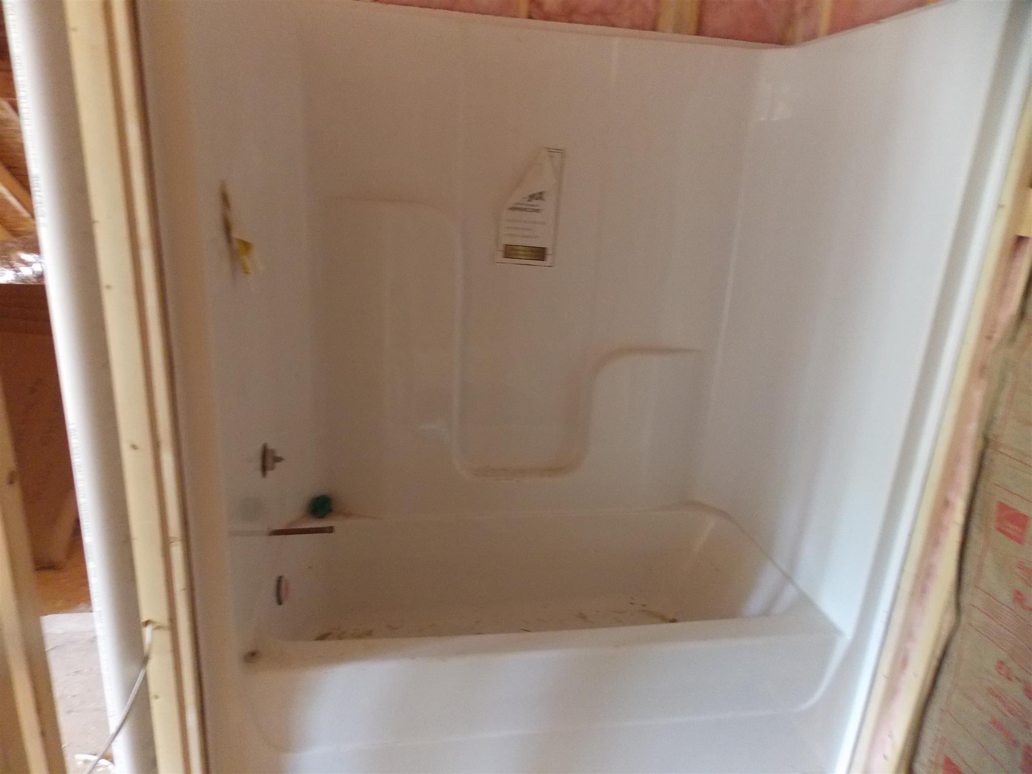 495 Ben Green Road Lebanon, TN 37090 - Photo 14 of 16 a bathroom with a bathtub