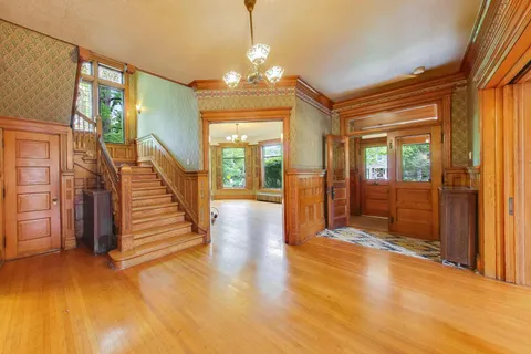 $1,250,000 | 245 North Kenilworth Avenue, Oak Park, IL 60302