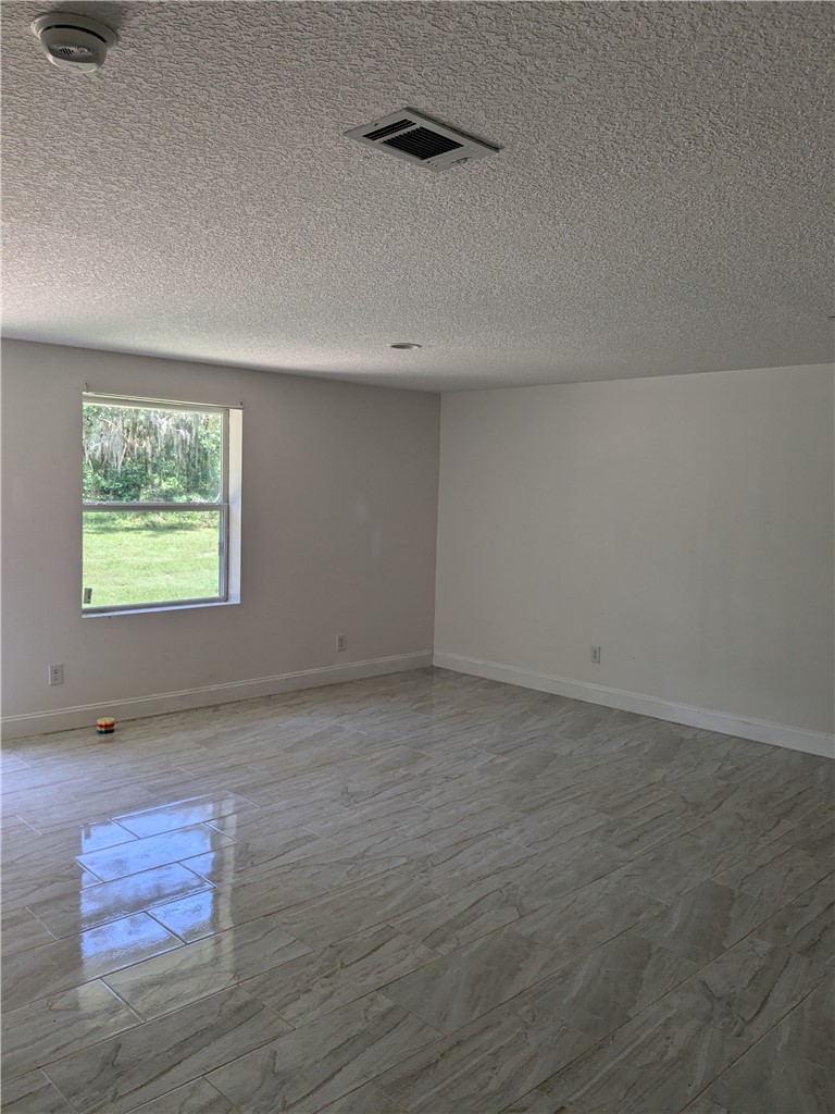 4155 Pinecrest Road Waycross, GA 31503 - Photo 6 of 10