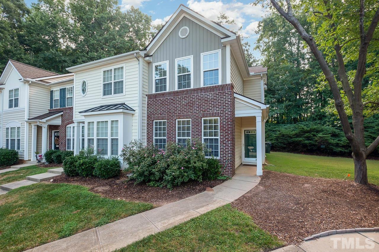 4311 Sugarbend Way Raleigh, NC 27606 - Photo 2 of 26 Light filled end unit