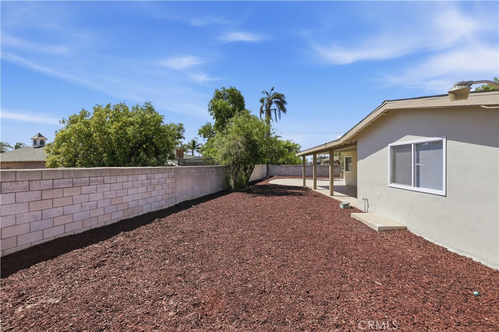 1375 North Chestnut Avenue Rialto, CA 92376 - Photo 43 of 45