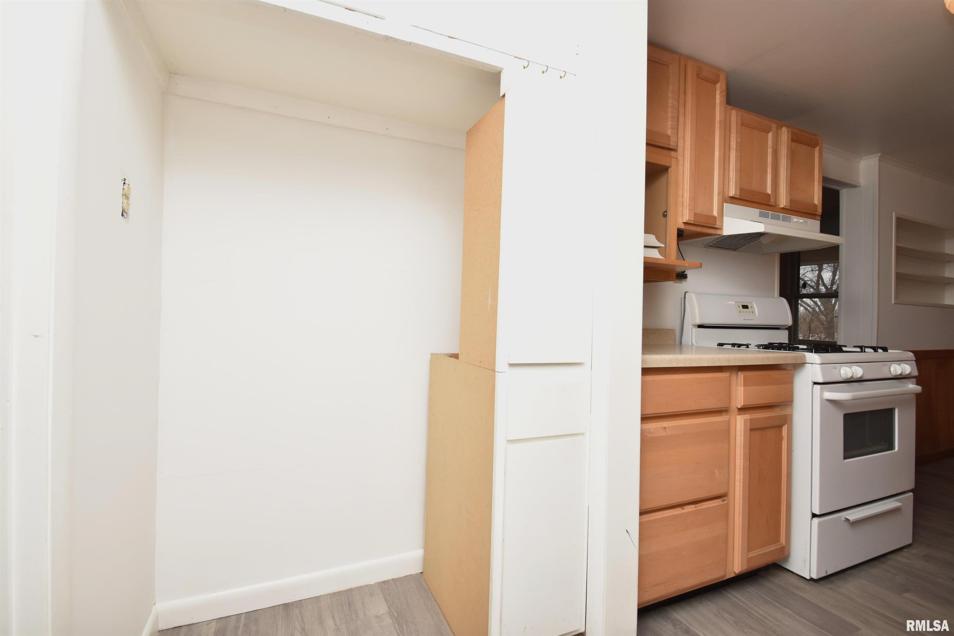 328 East High Street Creve Coeur, IL 61610 - Photo 13 of 30