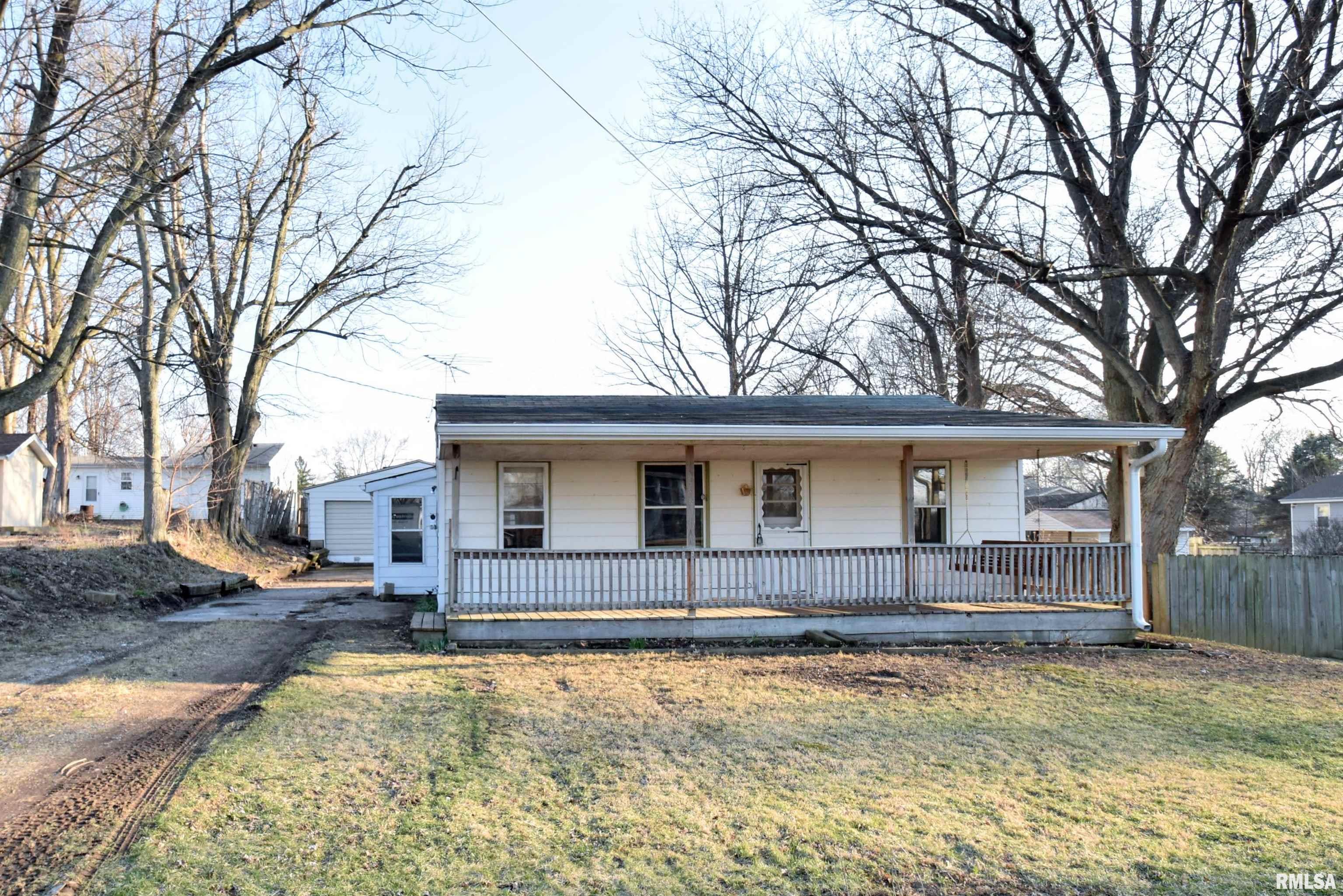 328 East High Street Creve Coeur, IL 61610 - Photo 2 of 30