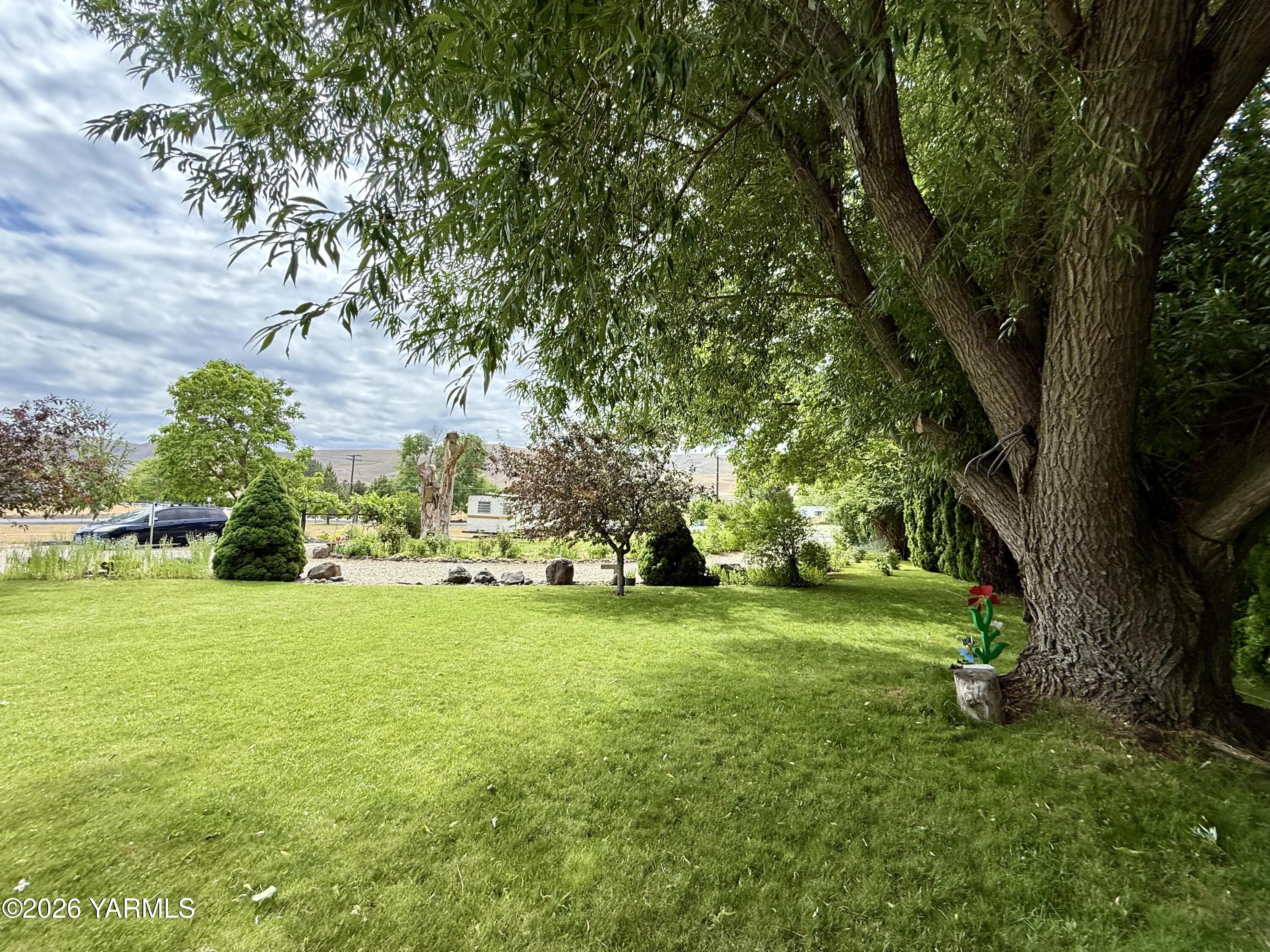 148002 West North River Road Prosser, WA 99350 - Photo 2 of 18 IMG_2192