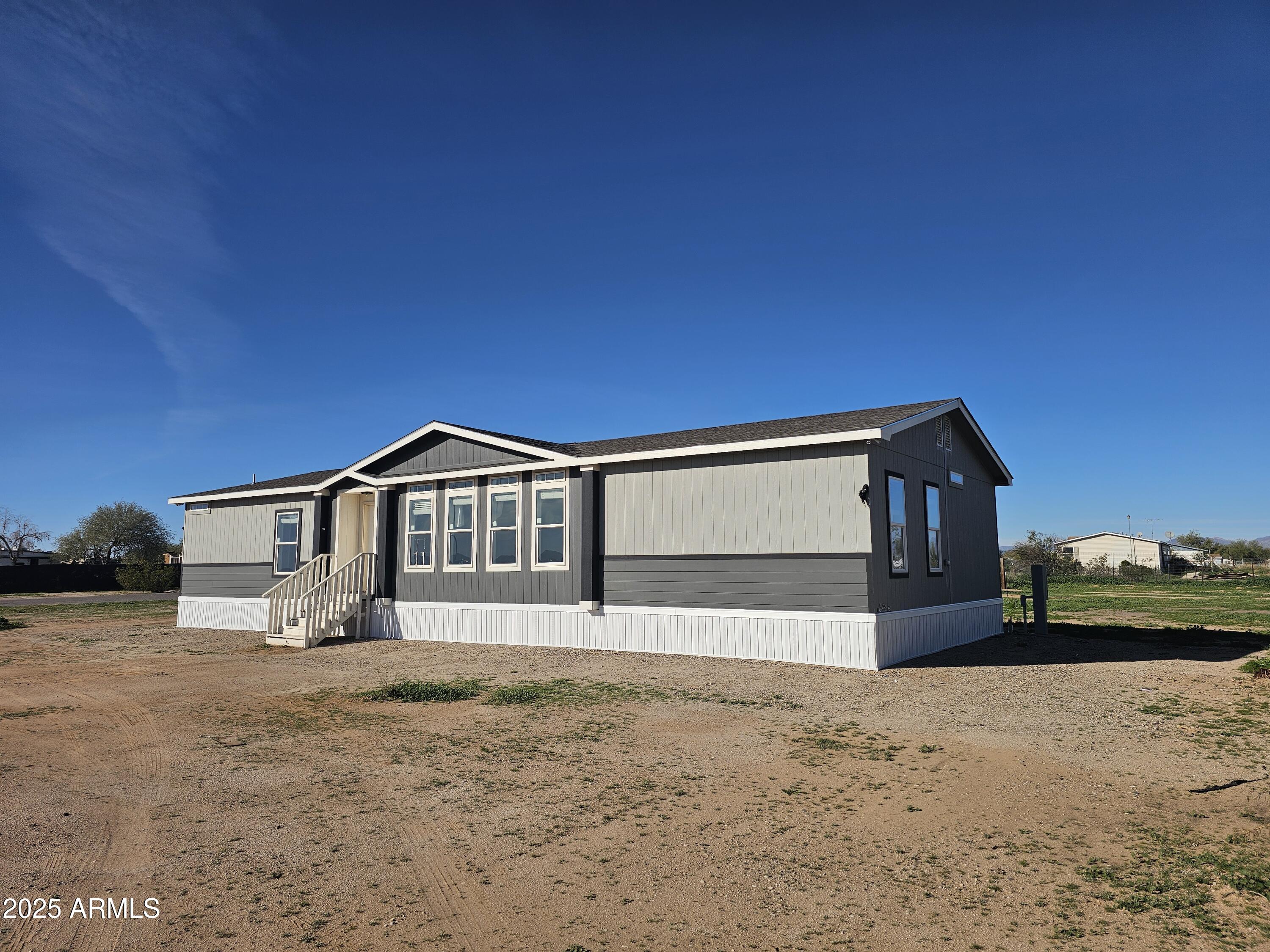 20532 West Jomax Road Wittmann, AZ 85361 - Photo 2 of 18 20251202_142202