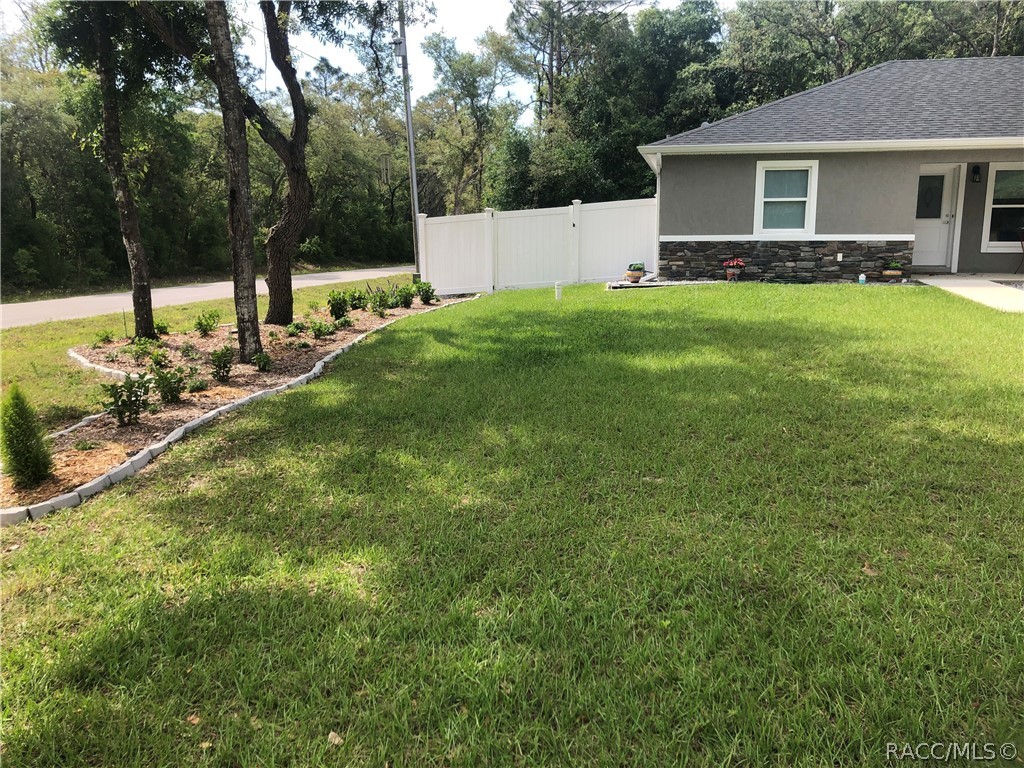 2980 East Hester Street Inverness, FL 34453 - Photo 35 of 36 Front yard