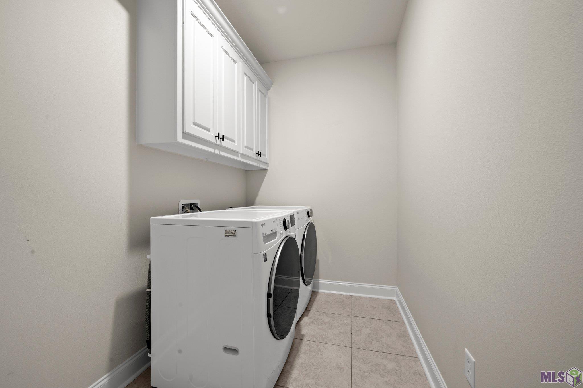 12853 Finn Way Baton Rouge, LA 70818 - Photo 16 of 20 Washer & Dryer to remain!
