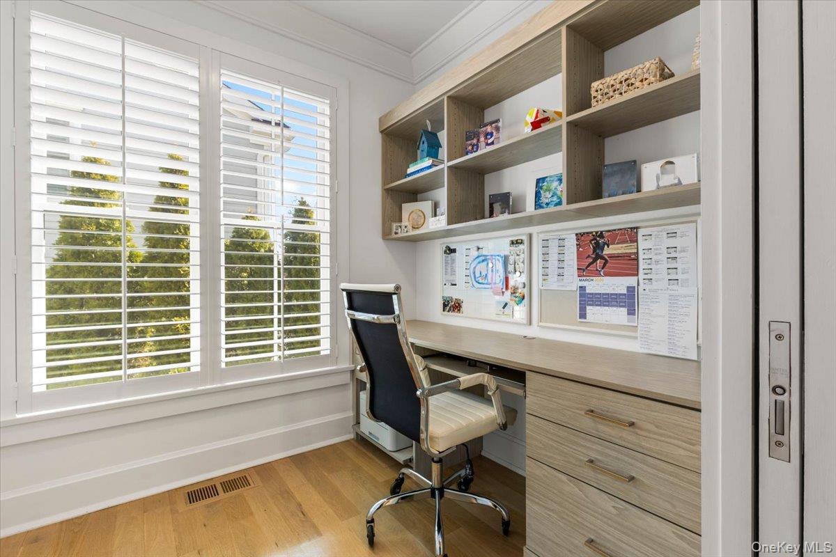 100 Dearborn Avenue Rye, NY 10580 - Photo 14 of 49 a workspace with furniture and a window