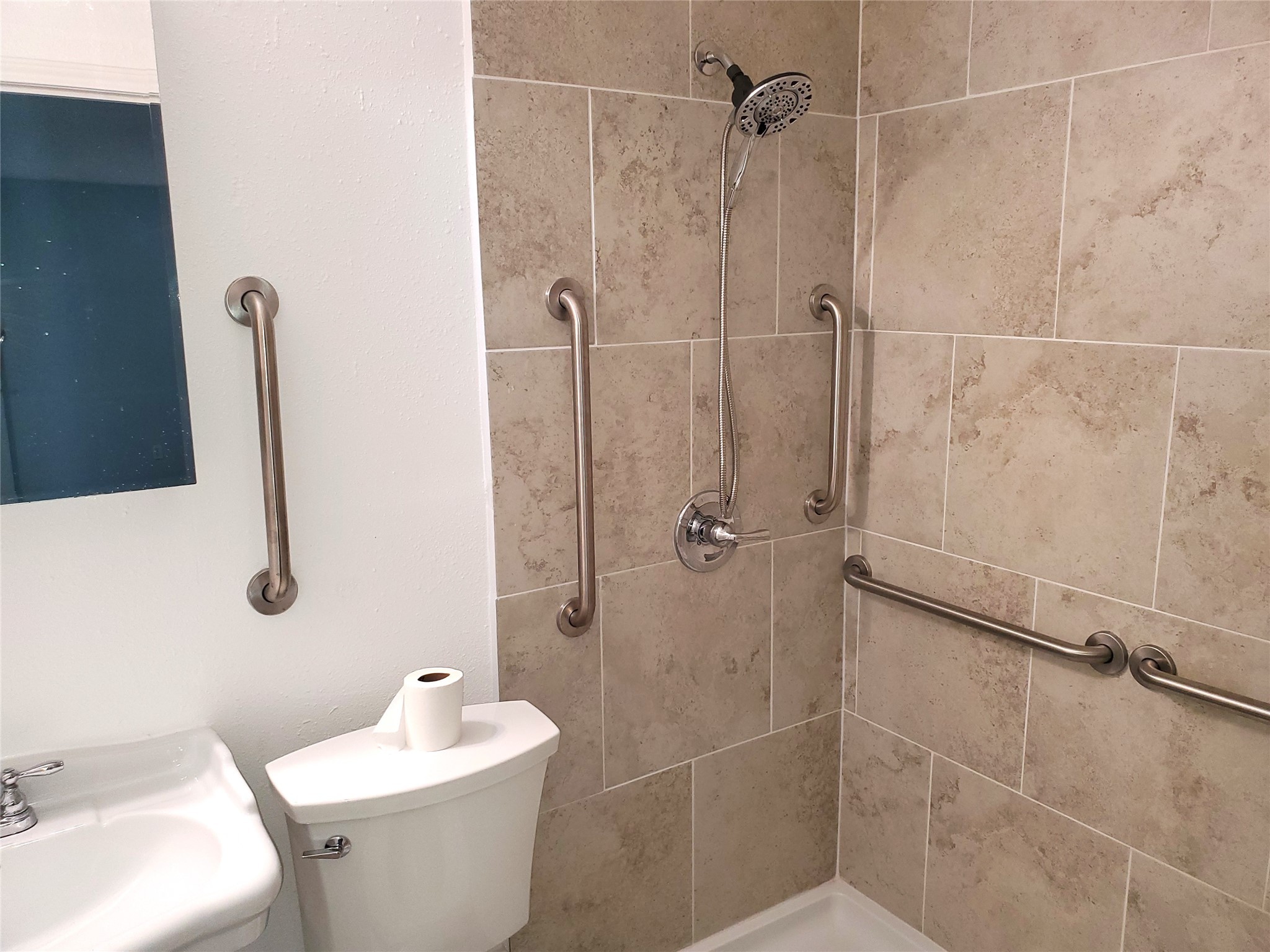 3135 Golfcrest Boulevard Houston, TX 77087 - Photo 11 of 21