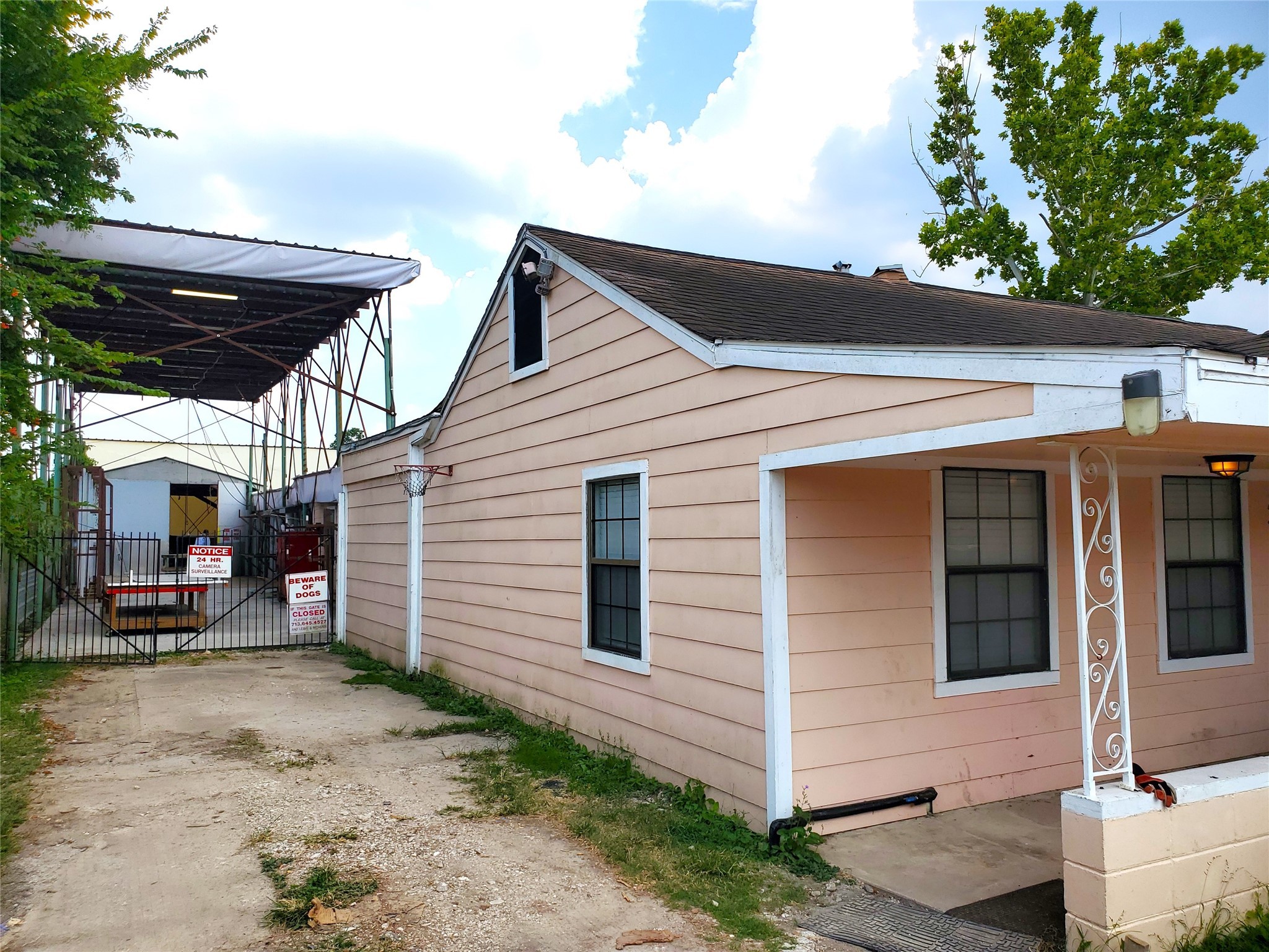 3135 Golfcrest Boulevard Houston, TX 77087 - Photo 2 of 21