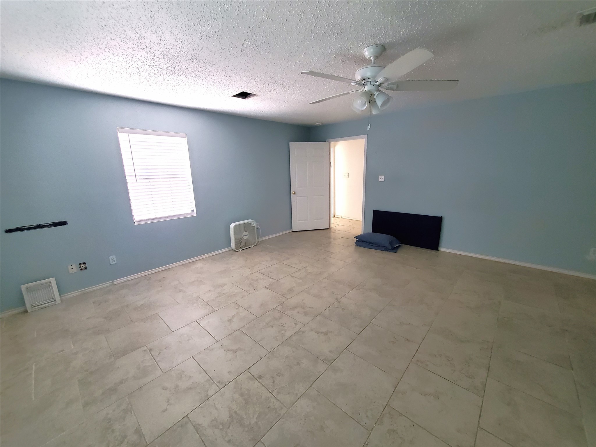 3135 Golfcrest Boulevard Houston, TX 77087 - Photo 7 of 21