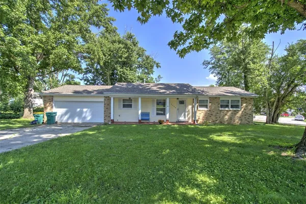 $179,500 | 1130 Wildwood Drive, Mount Zion, IL 62549