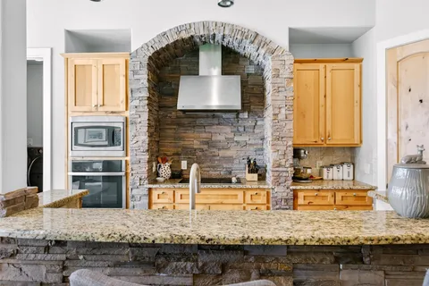 $575,000 | 15110 Lariat Trail, Austin, TX 78734