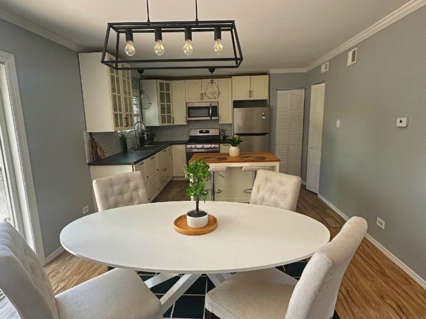 620 Teton Circle Carol Stream, IL 60188 - Photo 4 of 13