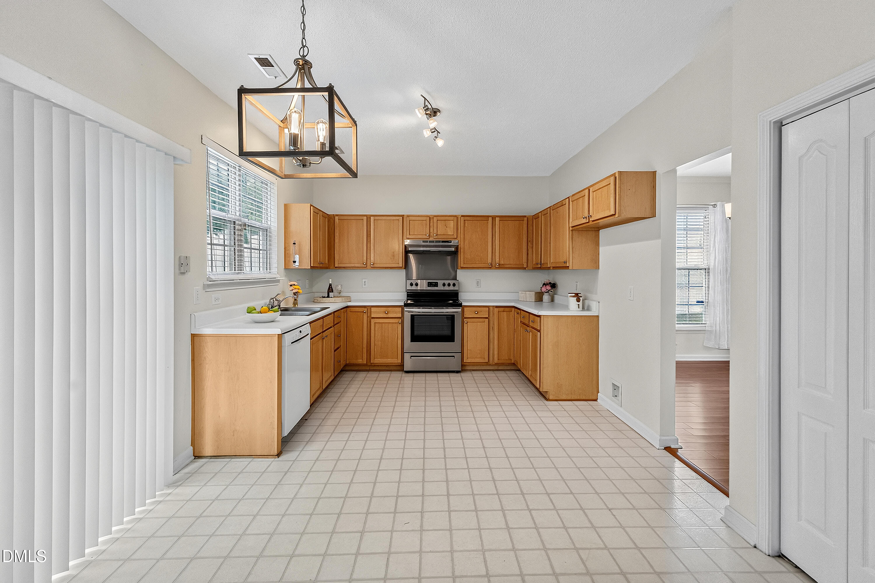 204 Grassy Point Road Apex, NC 27502 - Photo 5 of 28 14-204 Grassy Point Rd_3876