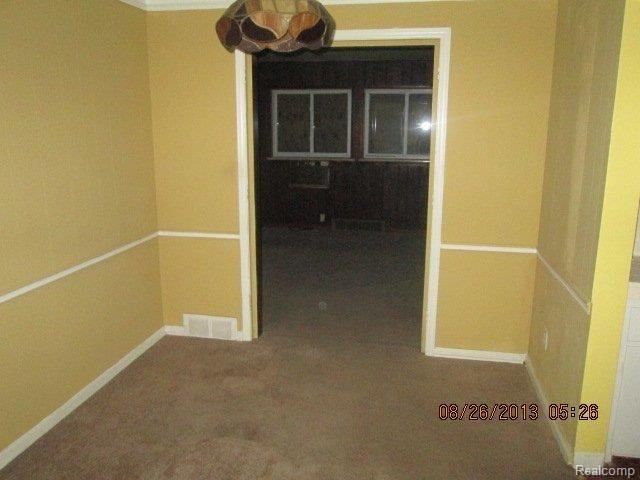 13955 Rutland Street Detroit, MI 48227 - Photo 3 of 14 Rutland din rm.JPG