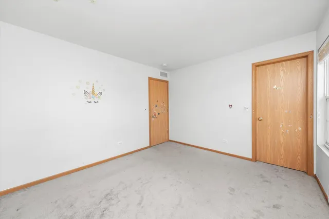 $249,000 | 923 East Savannah Drive, Romeoville, IL 60446