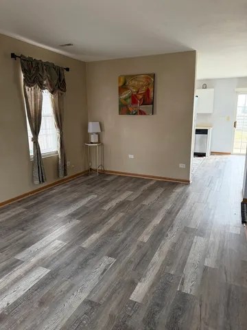 $249,000 | 923 East Savannah Drive, Romeoville, IL 60446