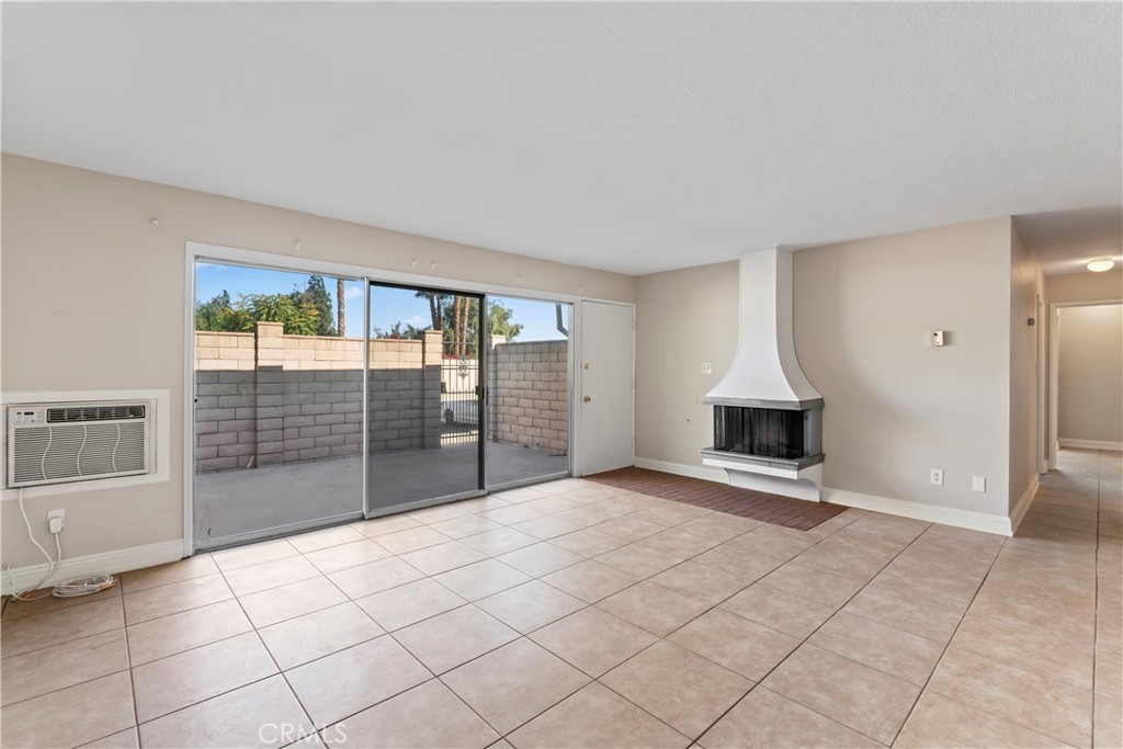 3090 Panorama Road, Unit A Riverside, CA 92506 - Photo 2 of 17 Living Room