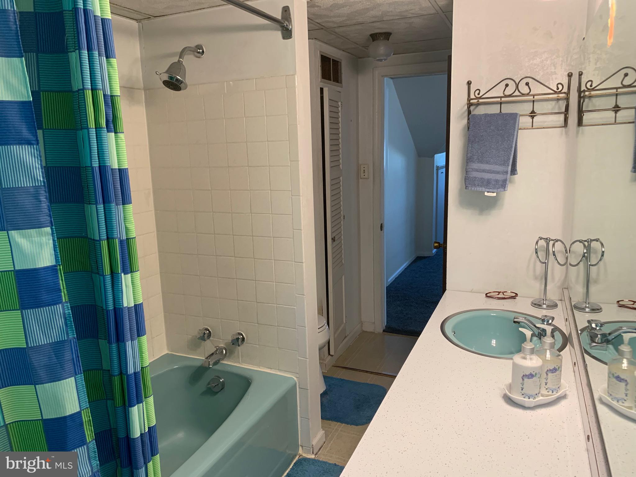3464 Felton Avenue Bensalem, PA 19020 - Photo 15 of 29 2nd Fl bath