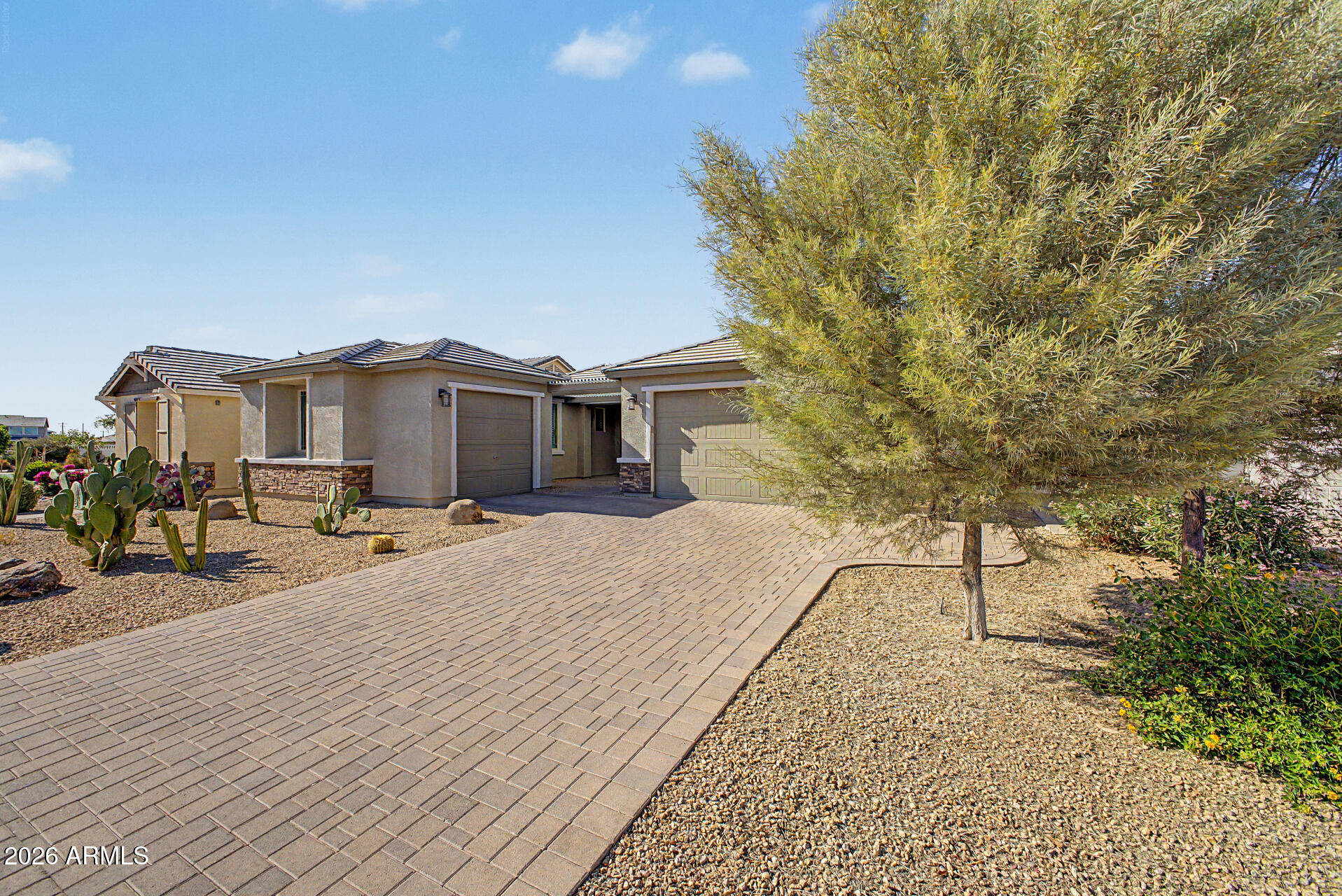 2522 East Novak Way Phoenix, AZ 85042 - Photo 2 of 40 3 - Novak