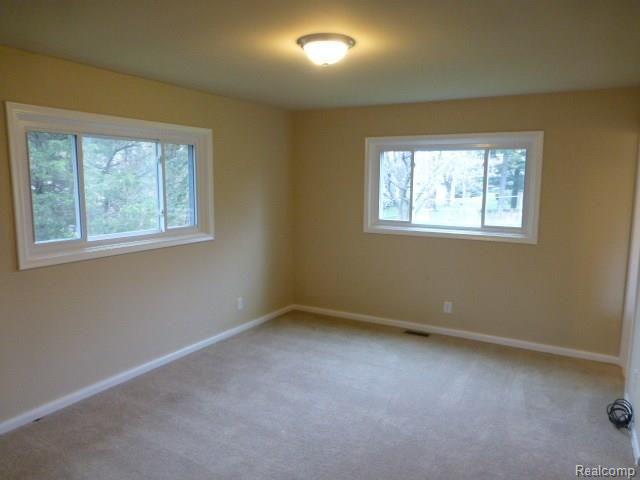 8165 Davison Road Davison, MI 48423 - Photo 15 of 21 Large Master Suite