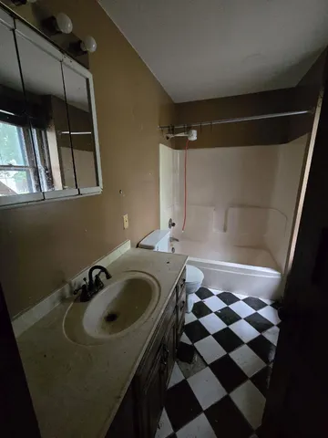 $184,900 | 3025 North 6th Street, Minneapolis, MN 55411