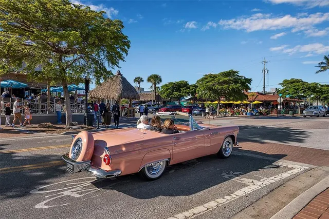 $980,000 | 144 Garden Lane, Sarasota, FL 34242