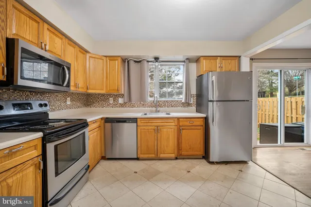 $2,700 | 1 Esmond Court, Germantown, MD 20874