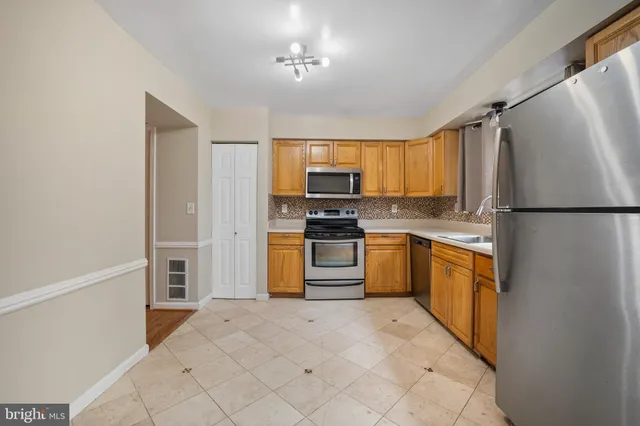 $2,700 | 1 Esmond Court, Germantown, MD 20874