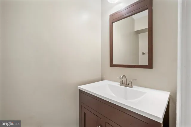 $2,700 | 1 Esmond Court, Germantown, MD 20874