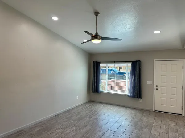 $1,795 | 116 West Loma Vista Drive, Unit 104, Tempe, AZ 85282
