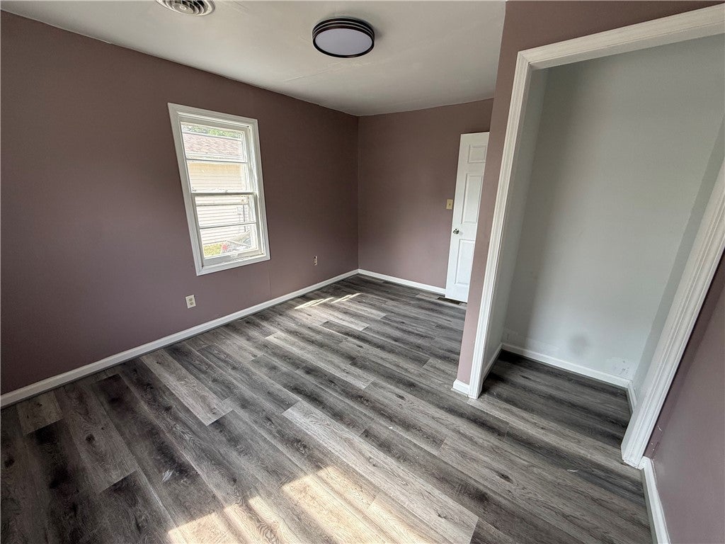 3950 Bayview Drive Decatur, IL 62521 - Photo 9 of 14 Gallery Image 9