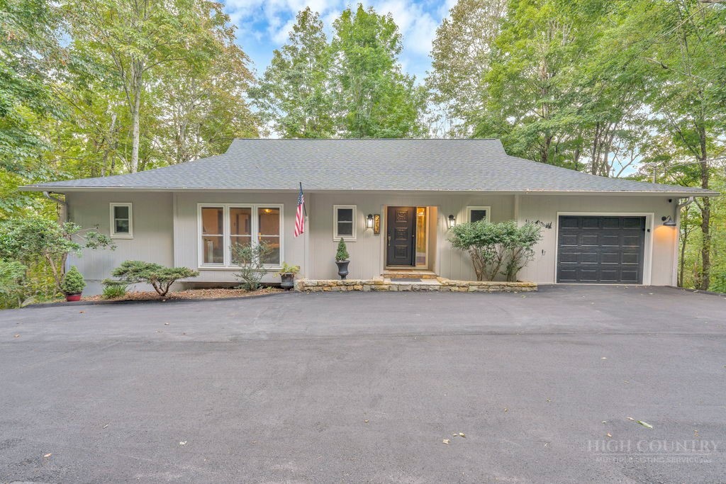 202 Cliffside Lane Seven Devils, NC 28604 - Photo 5 of 48 Gallery Image 5