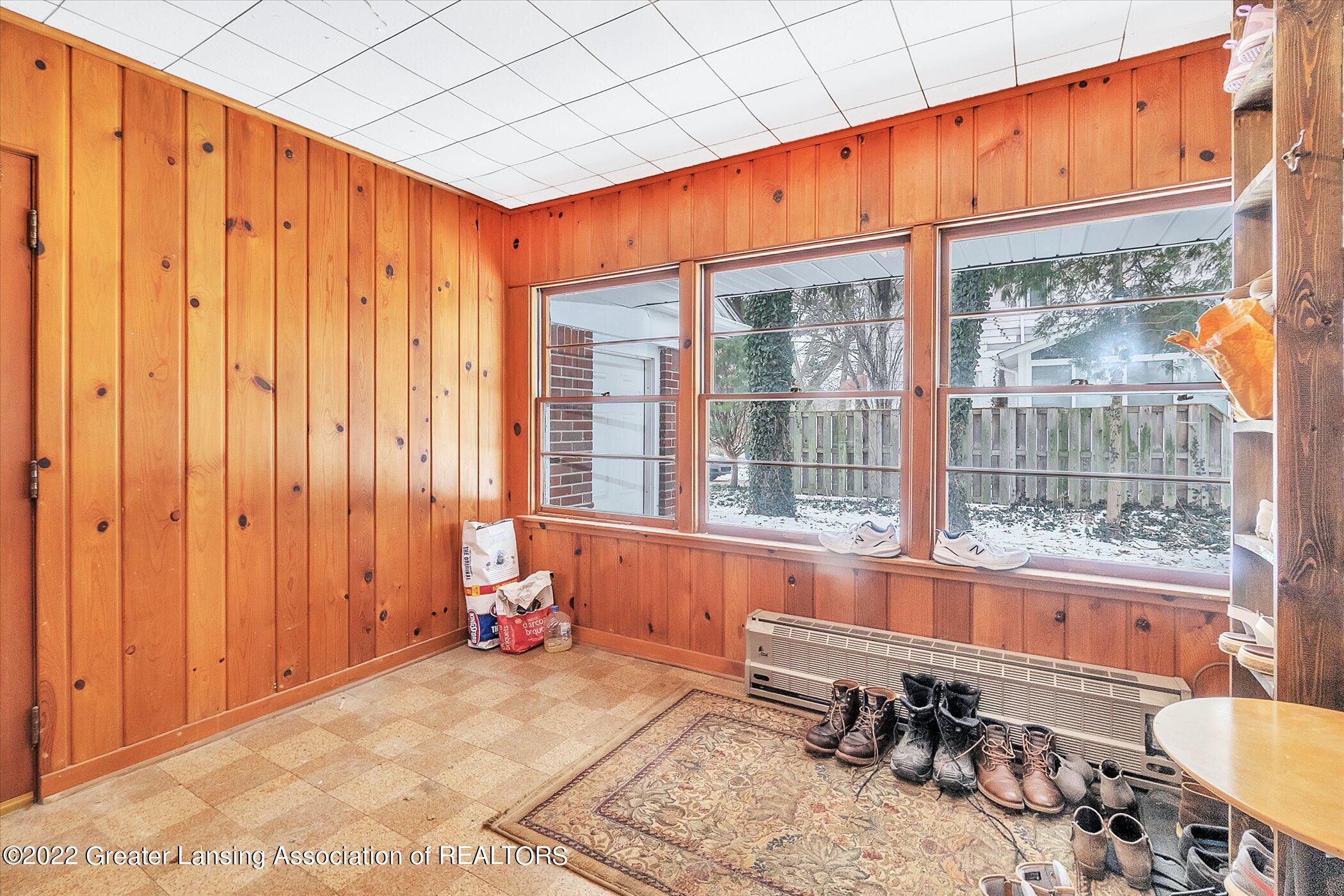 103 Oxford Road East Lansing, MI 48823 - Photo 26 of 36 26-103-Oxford-Rd-WindowStill-Real-Estate