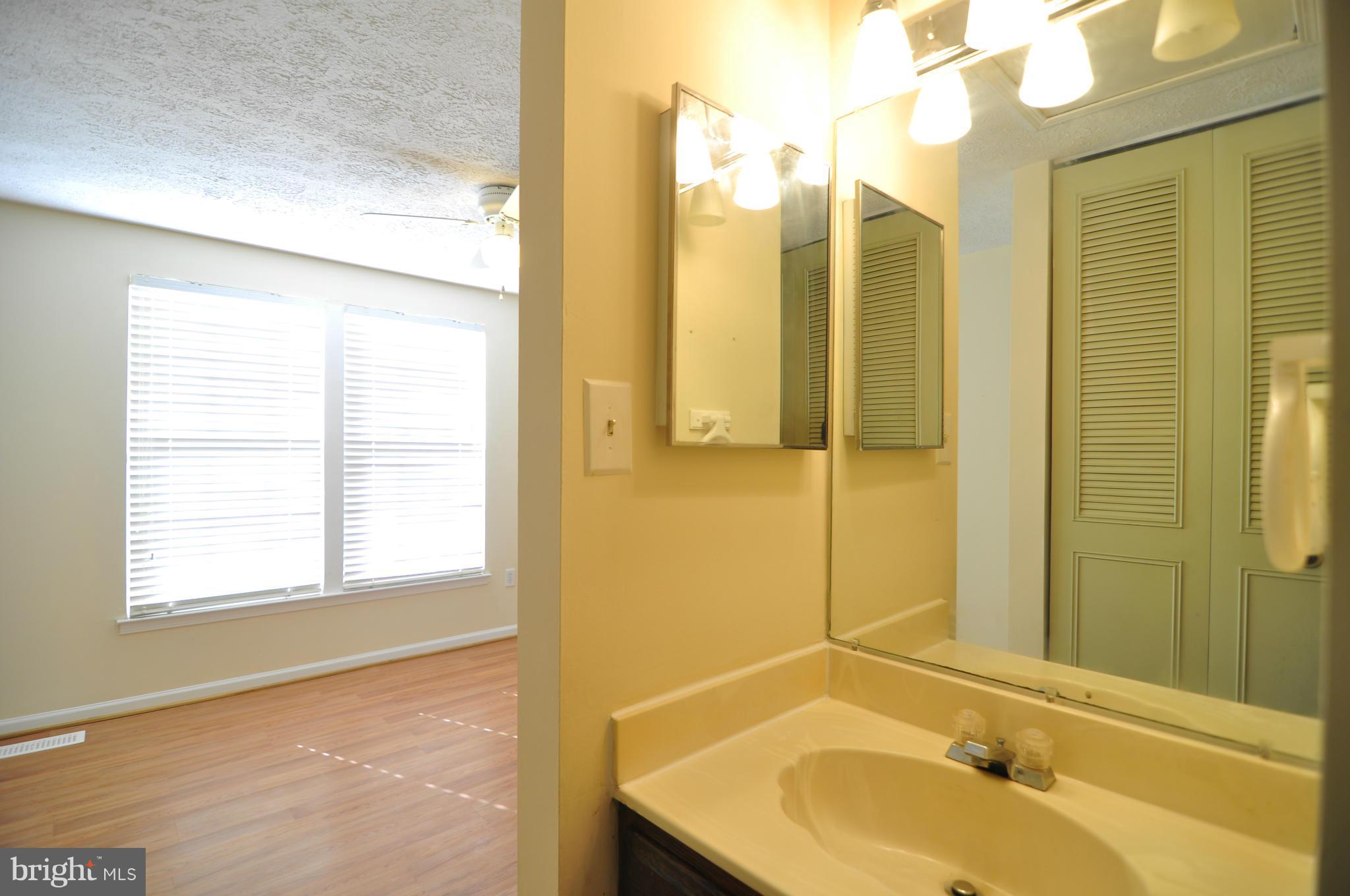 1956 Belmont Ridge Court Reston, VA 20191 - Photo 19 of 29 Bath