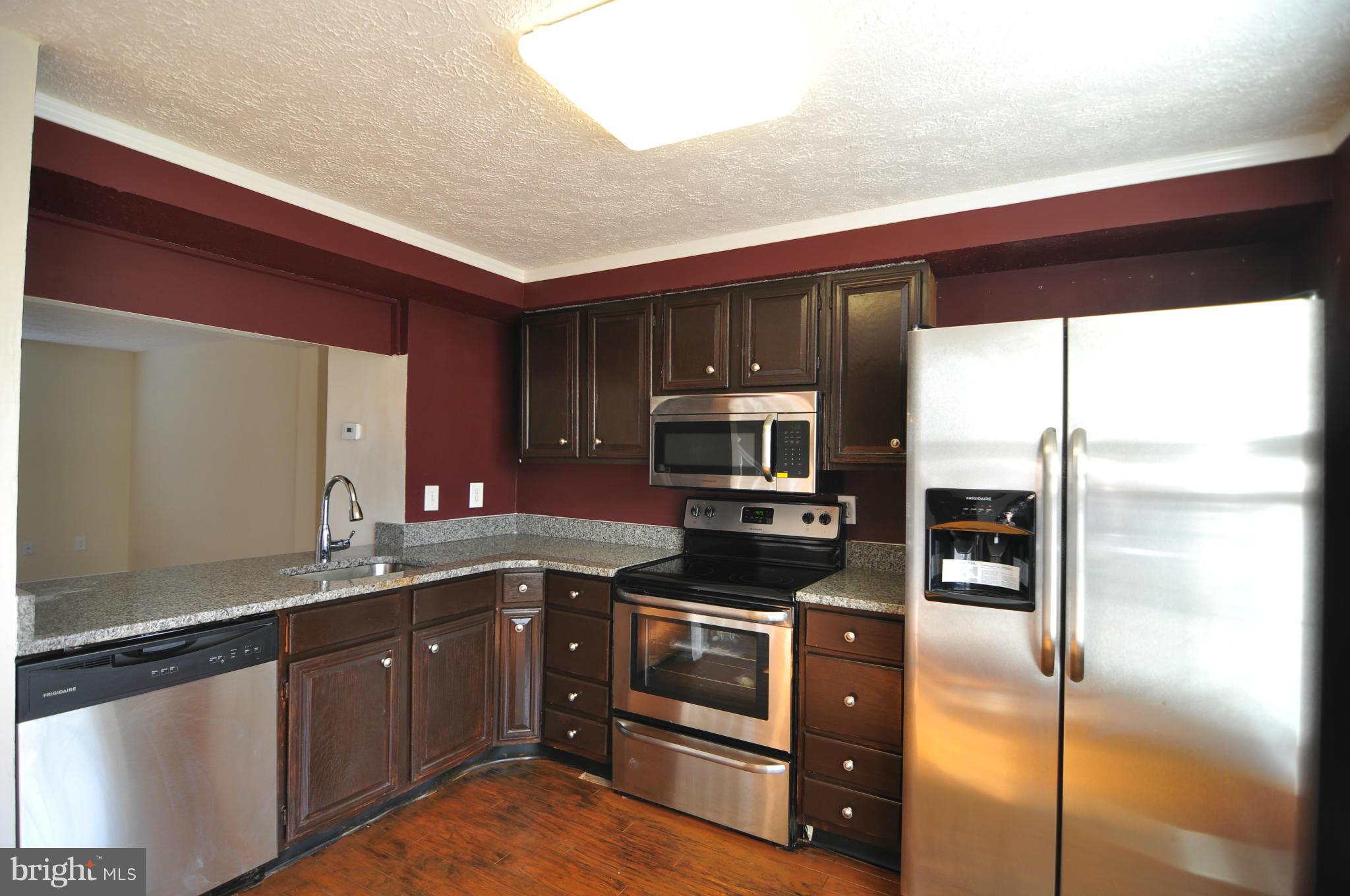 1956 Belmont Ridge Court Reston, VA 20191 - Photo 6 of 29 Kitchen