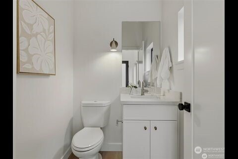 2806 West Dravus Street Seattle, WA 98199 - Photo 10 of 18