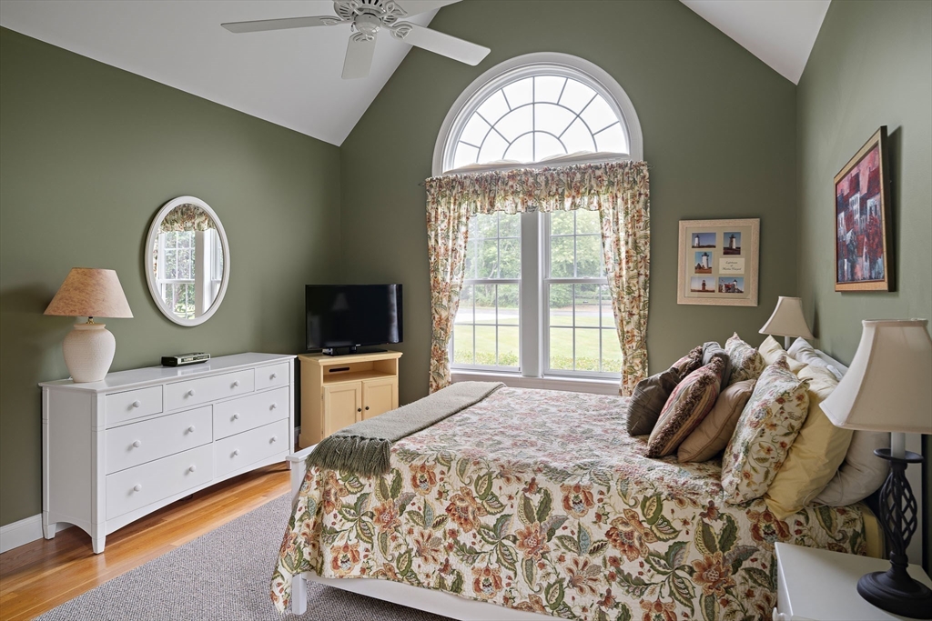 42 Deacon Vincent Way Edgartown, MA 02539 - Photo 16 of 30