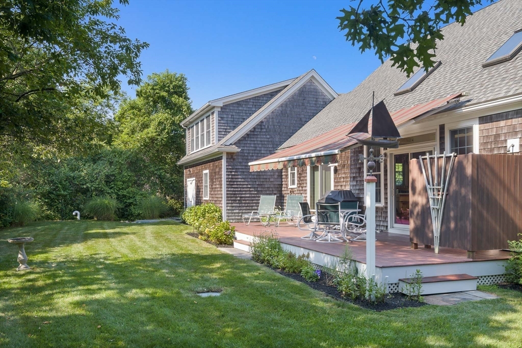 42 Deacon Vincent Way Edgartown, MA 02539 - Photo 3 of 30