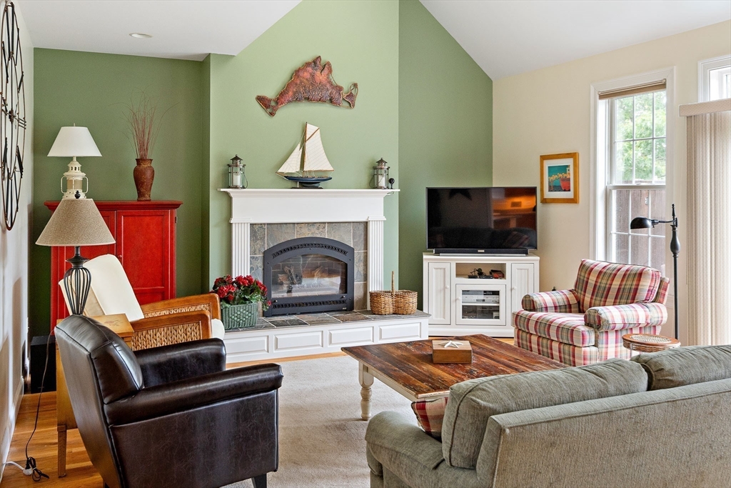 42 Deacon Vincent Way Edgartown, MA 02539 - Photo 6 of 30