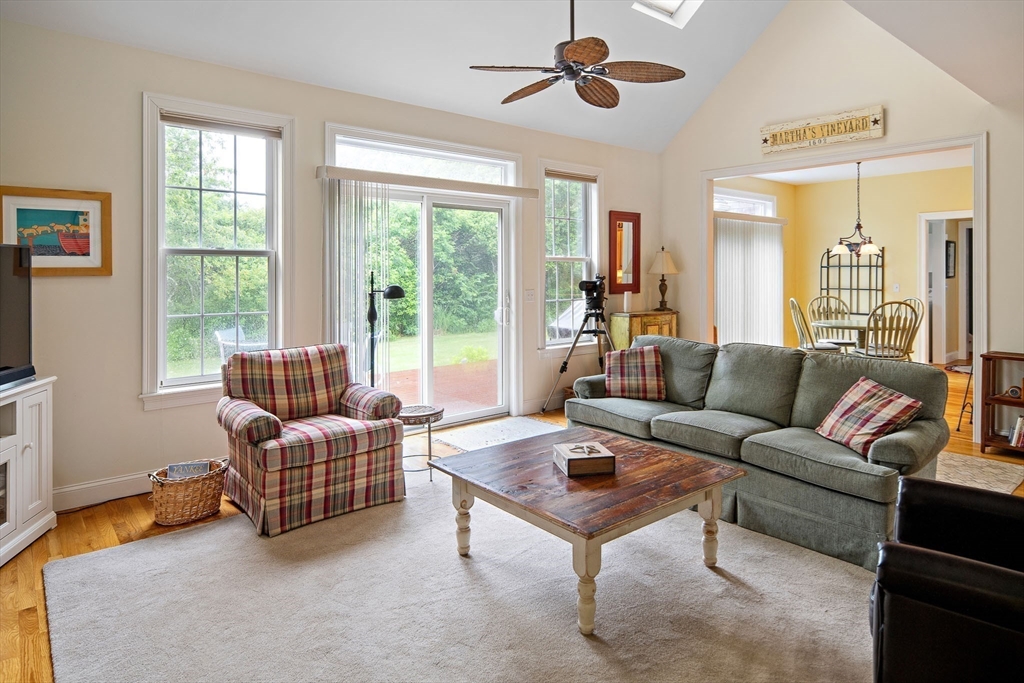 42 Deacon Vincent Way Edgartown, MA 02539 - Photo 8 of 30