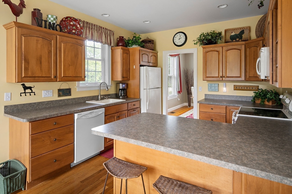 42 Deacon Vincent Way Edgartown, MA 02539 - Photo 10 of 30
