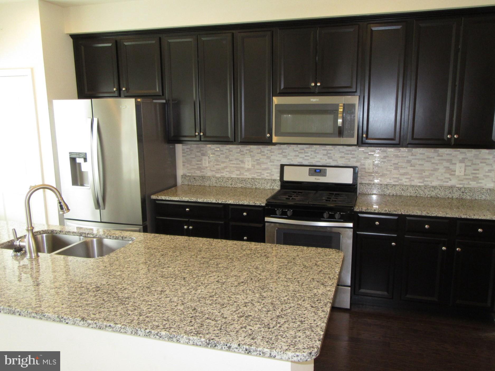 533 Liam Place Bear, DE 19701 - Photo 2 of 21 kitchen w/ granite c-tops