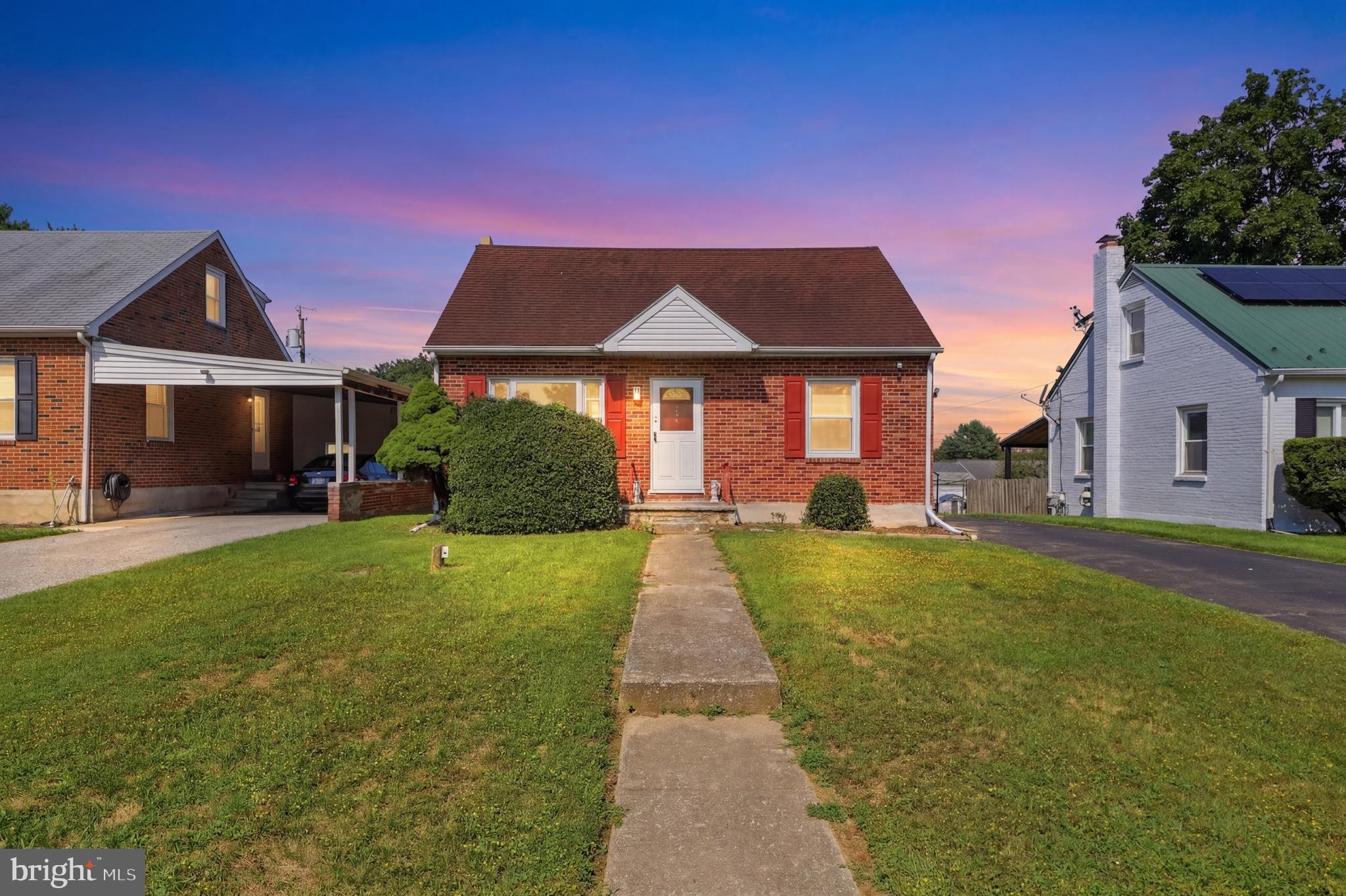 324 Greystone Road York, PA 17402 - Photo 1 of 38 Gallery Image 1